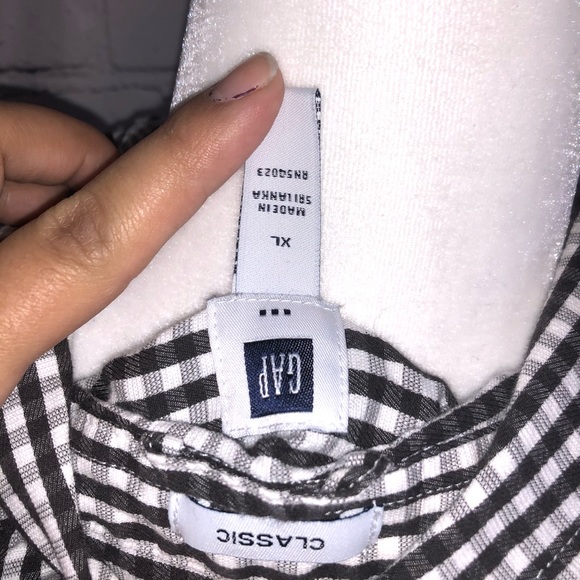 GAP Black & White Buffalo Check Button Up Shirt - Picture 2 of 6